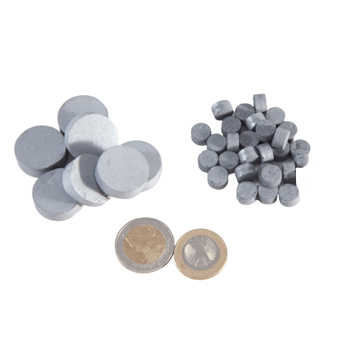 Reniummetalli 99,98 % puhdasta metallia Metallielementti renium Re Element 75, harvinaiset metallit