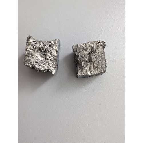 Gadolinium-metallielementti 64 Gd kappaletta 99,95 %